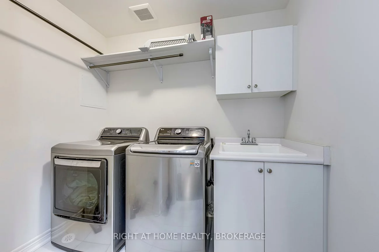 451, Dundas, 1010 - JM Joshua Meadows, Oakville
