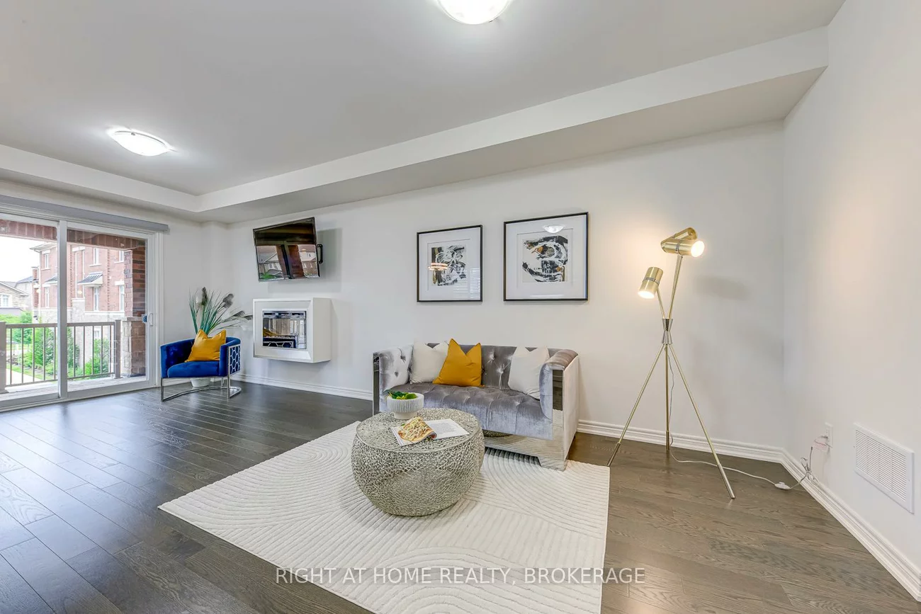 451, Dundas, 1010 - JM Joshua Meadows, Oakville