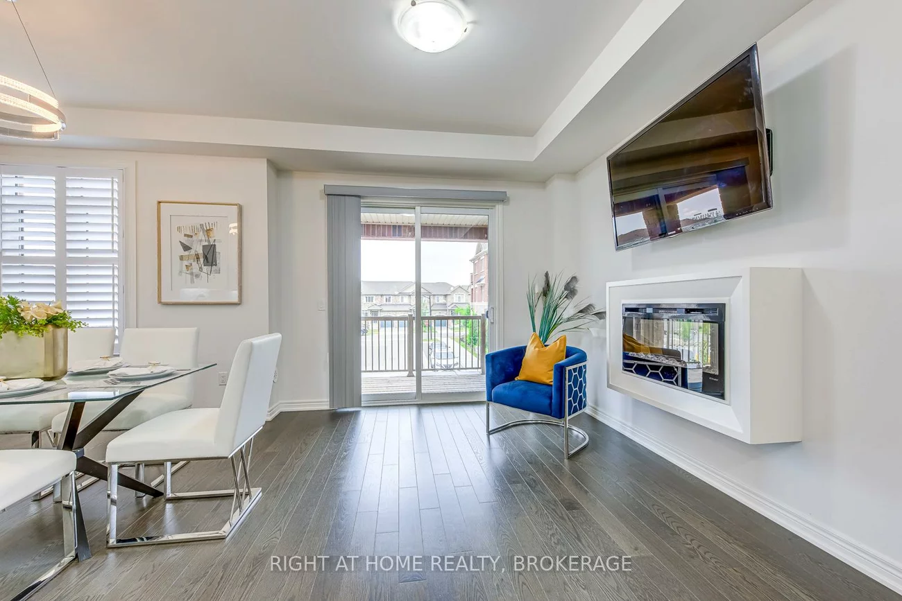 451, Dundas, 1010 - JM Joshua Meadows, Oakville