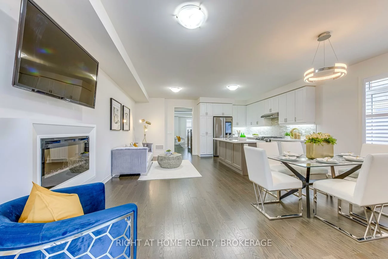 451, Dundas, 1010 - JM Joshua Meadows, Oakville
