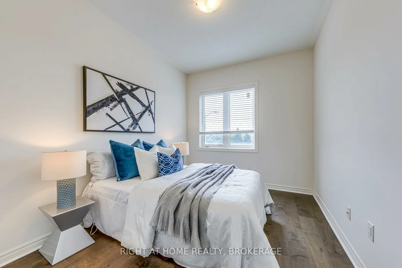 451, Dundas, 1010 - JM Joshua Meadows, Oakville