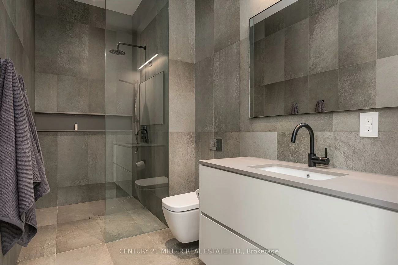 1239, Sedgewick, 1017 - SW Southwest, Oakville