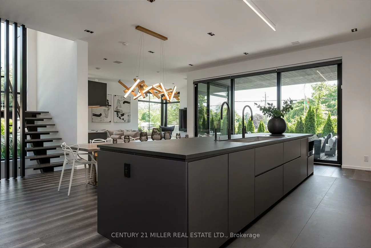 1239, Sedgewick, 1017 - SW Southwest, Oakville
