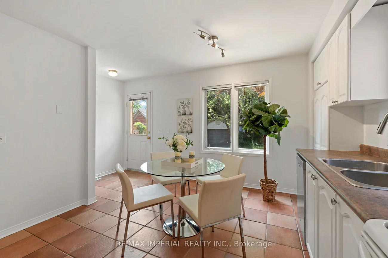 2598, Ironwood, 1015 - RO River Oaks, Oakville