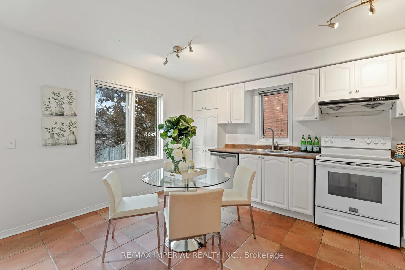 2598, Ironwood, 1015 - RO River Oaks, Oakville