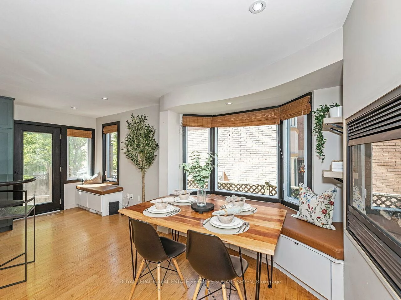 234, SEWELL, 1003 - CP College Park, Oakville