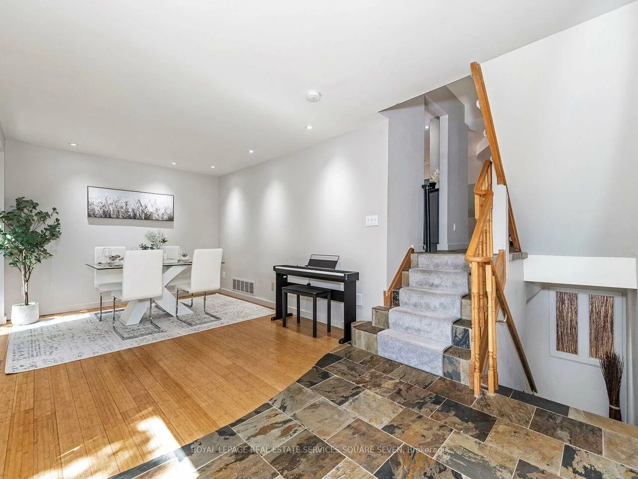 234, SEWELL, 1003 - CP College Park, Oakville