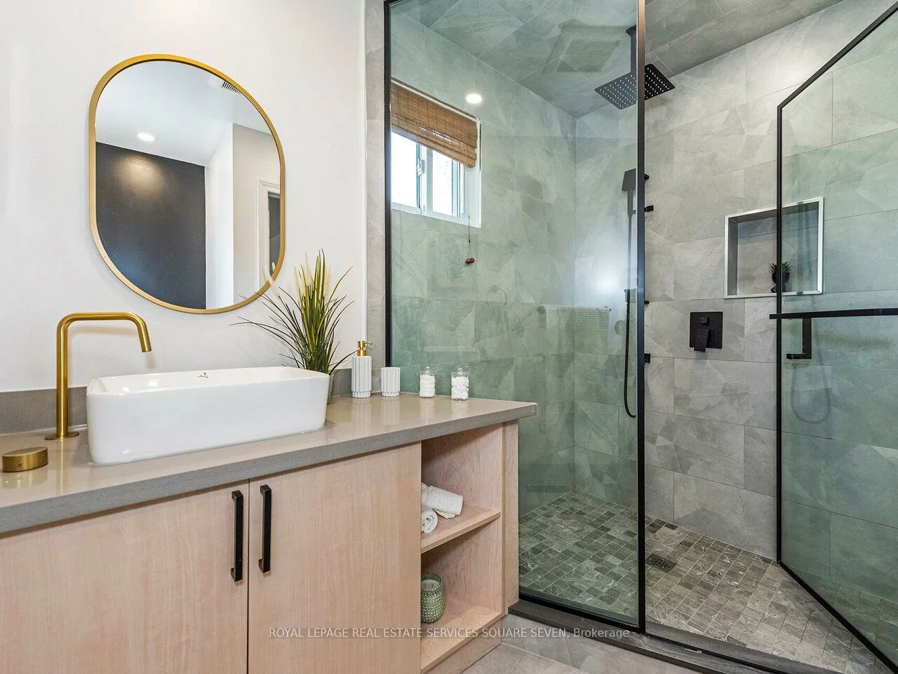 234, SEWELL, 1003 - CP College Park, Oakville