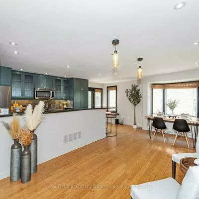 234, SEWELL, 1003 - CP College Park, Oakville