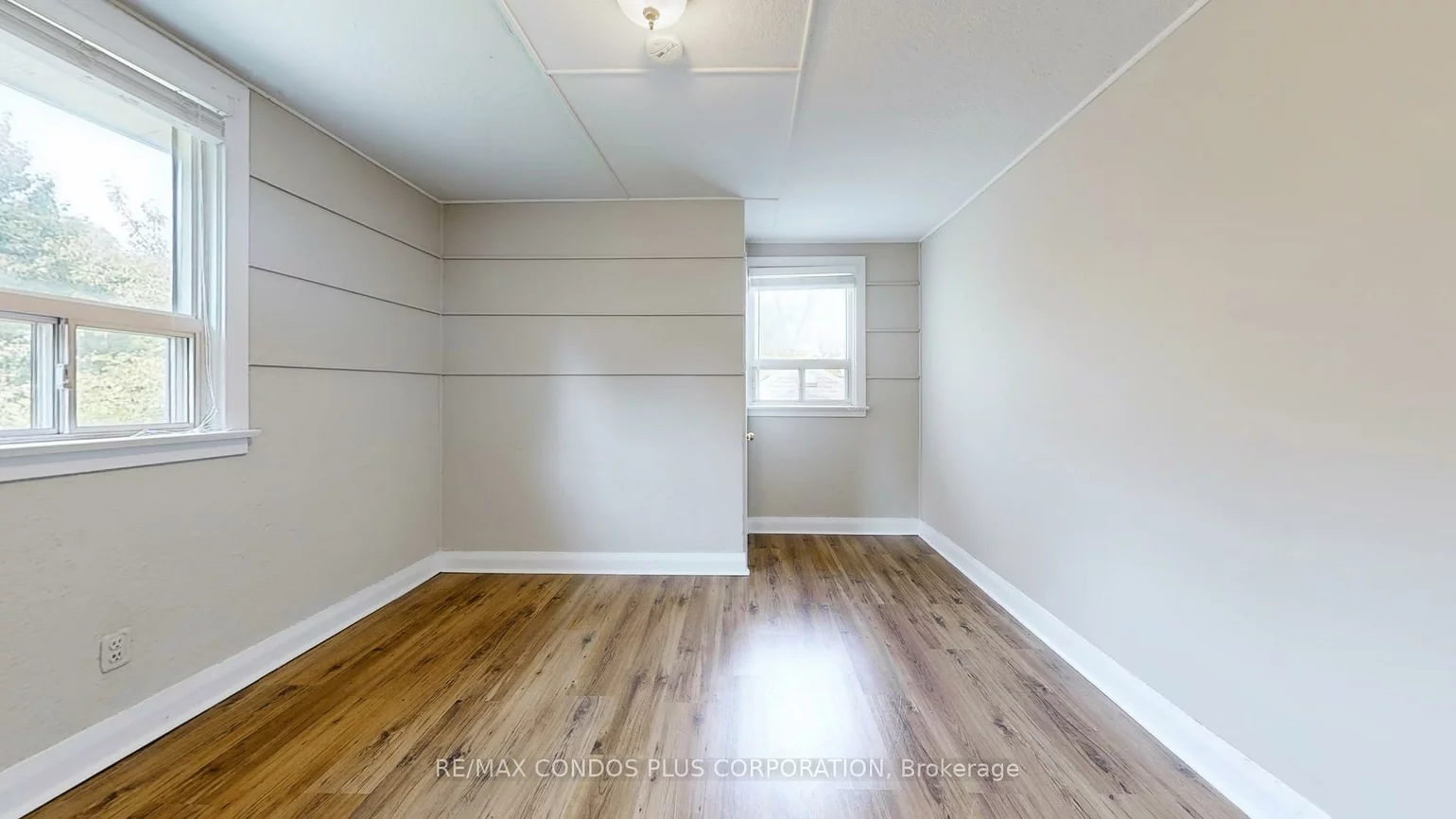 509, Lakeshore, 1017 - SW Southwest, Oakville