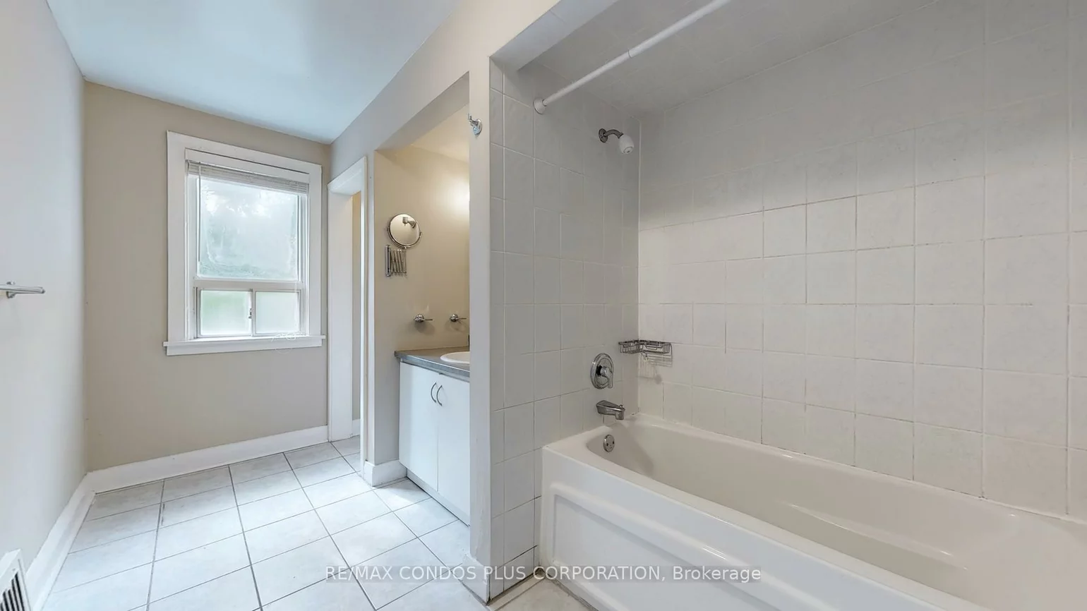 509, Lakeshore, 1017 - SW Southwest, Oakville