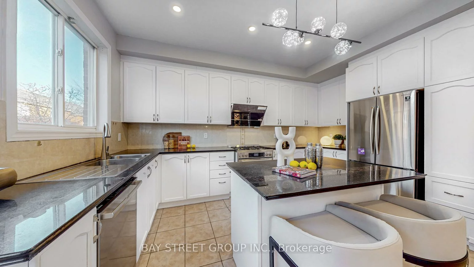 2292, Blue Oak, 1019 - WM Westmount, Oakville