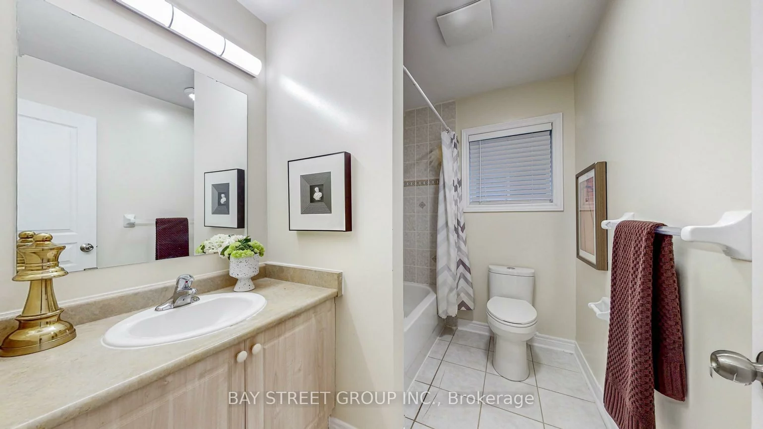 2292, Blue Oak, 1019 - WM Westmount, Oakville
