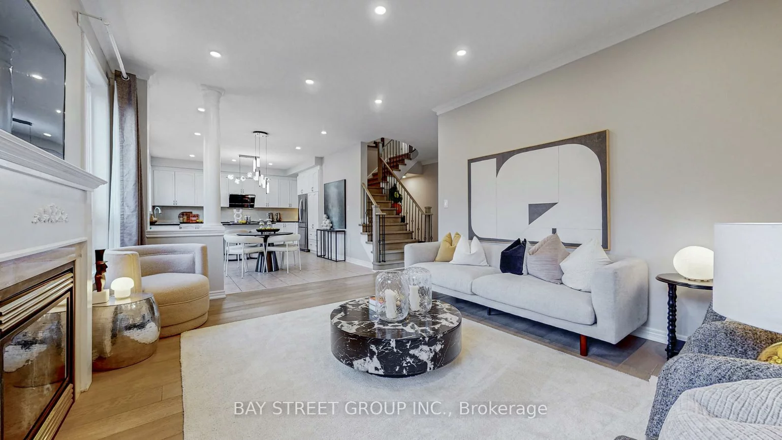 2292, Blue Oak, 1019 - WM Westmount, Oakville