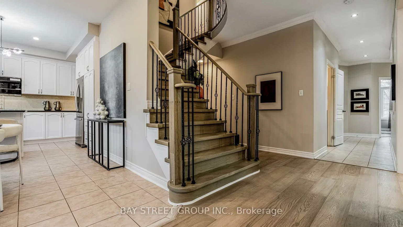 2292, Blue Oak, 1019 - WM Westmount, Oakville