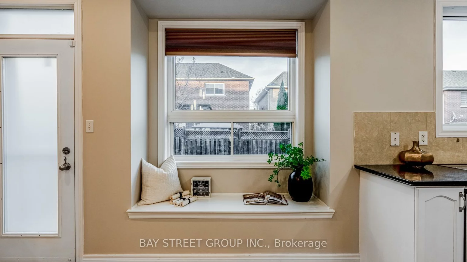 2292, Blue Oak, 1019 - WM Westmount, Oakville