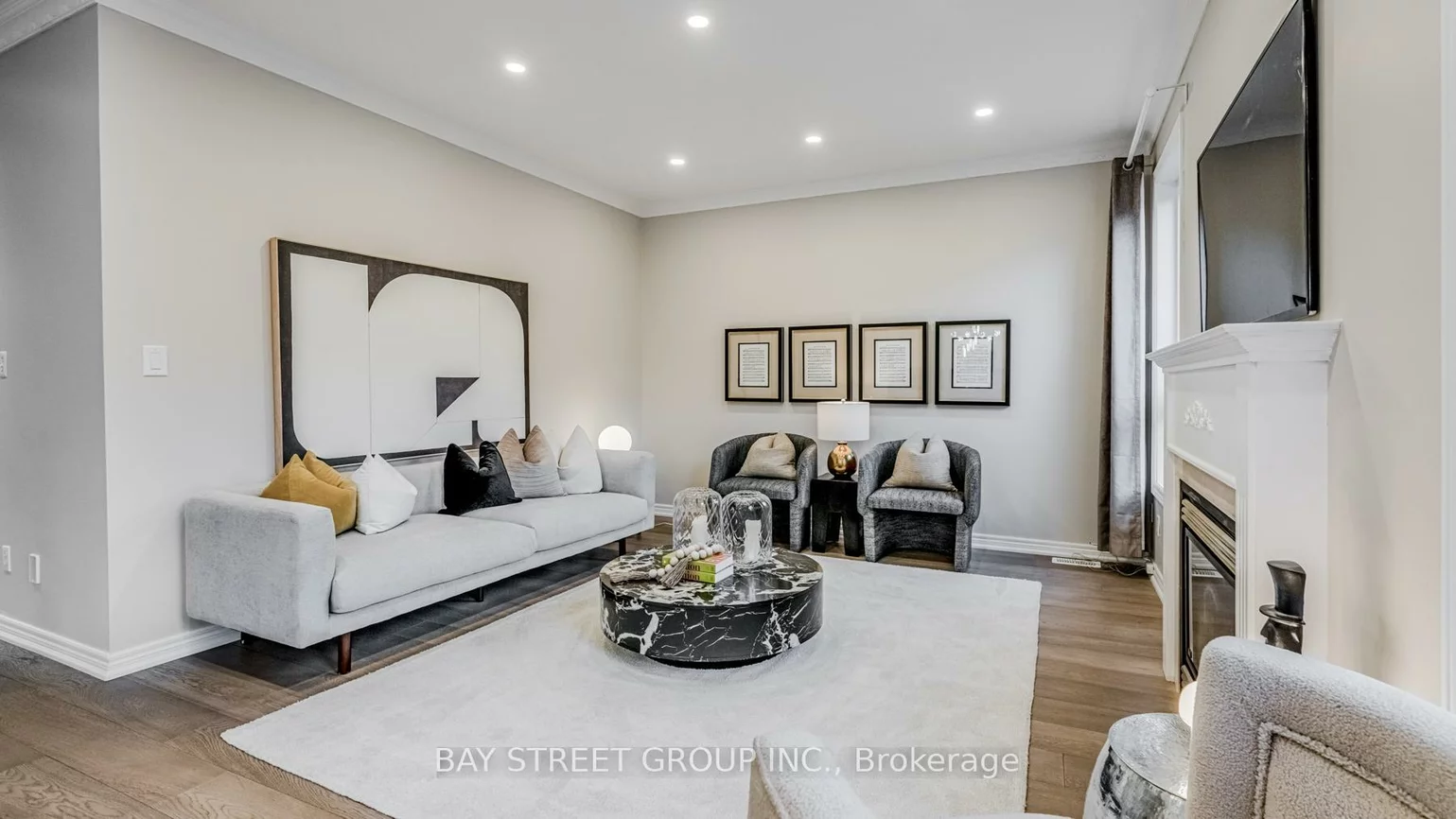 2292, Blue Oak, 1019 - WM Westmount, Oakville