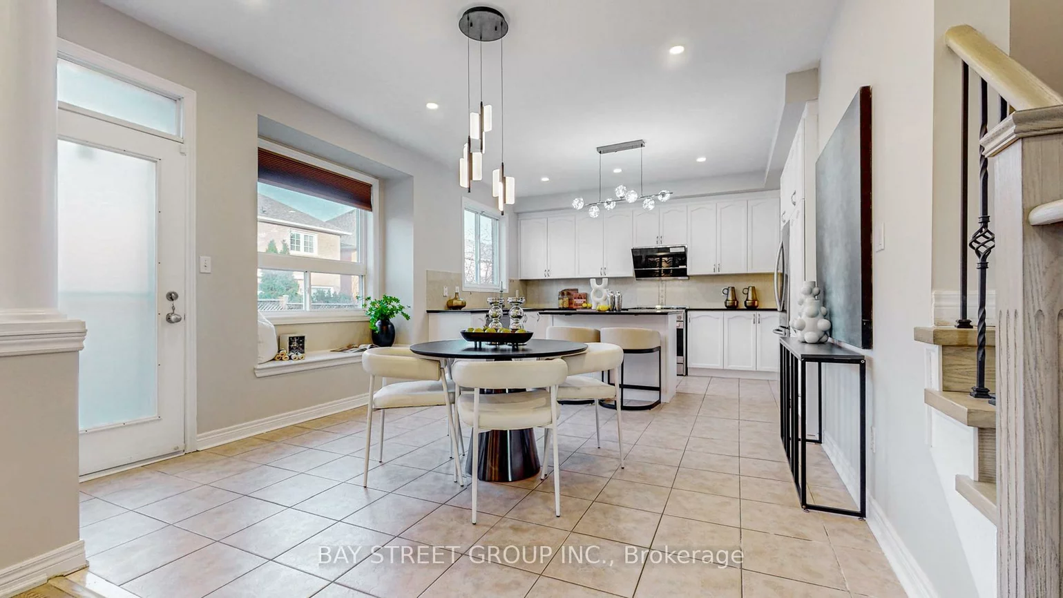 2292, Blue Oak, 1019 - WM Westmount, Oakville