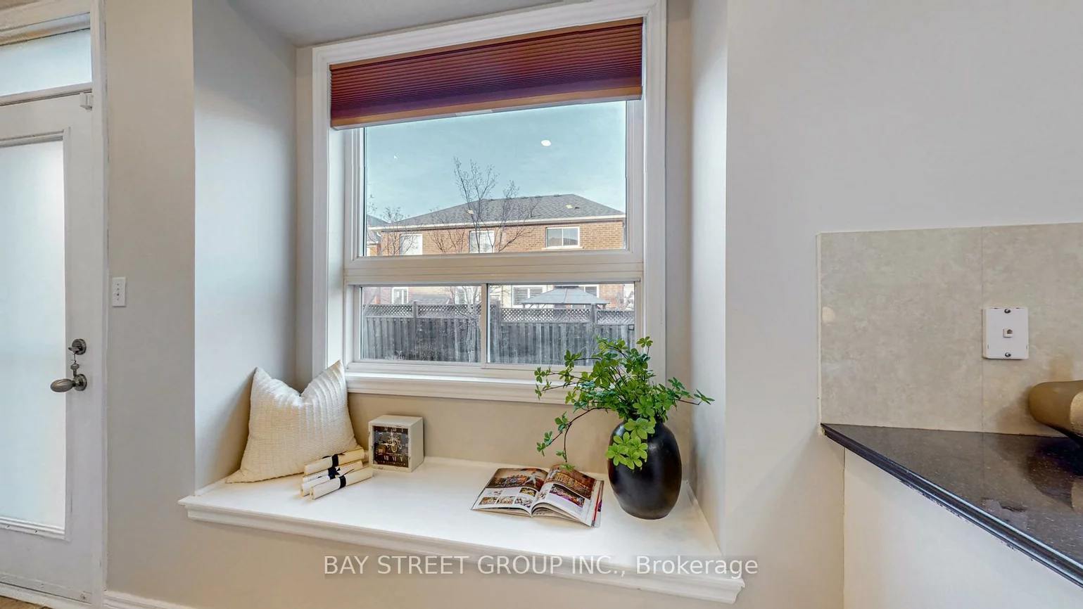 2292, Blue Oak, 1019 - WM Westmount, Oakville