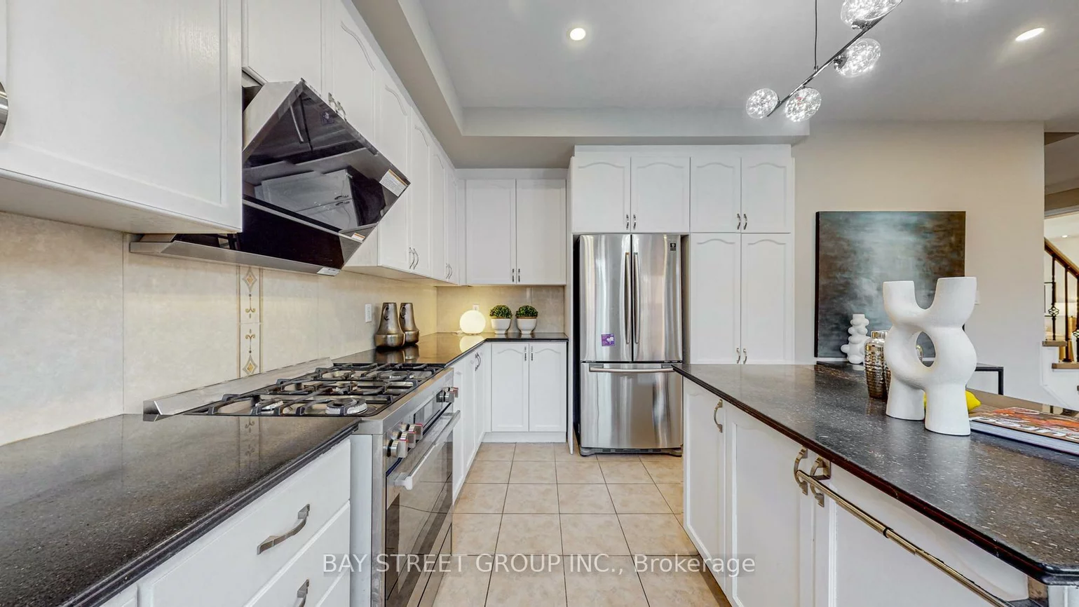 2292, Blue Oak, 1019 - WM Westmount, Oakville