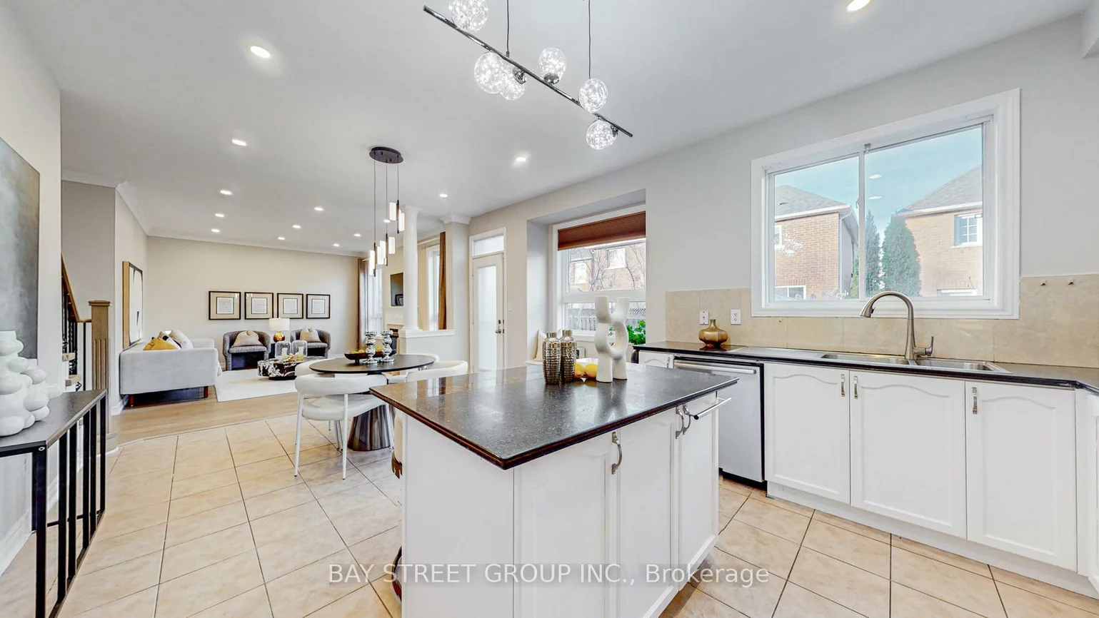 2292, Blue Oak, 1019 - WM Westmount, Oakville