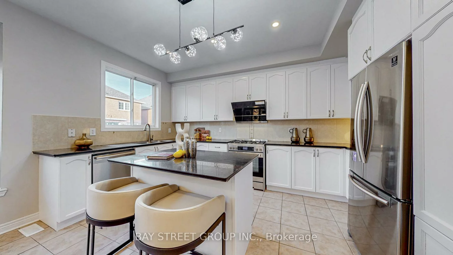 2292, Blue Oak, 1019 - WM Westmount, Oakville