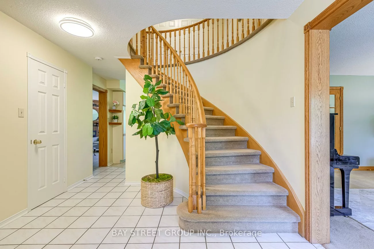 1369, Bishopstoke, 1004 - CV Clearview, Oakville