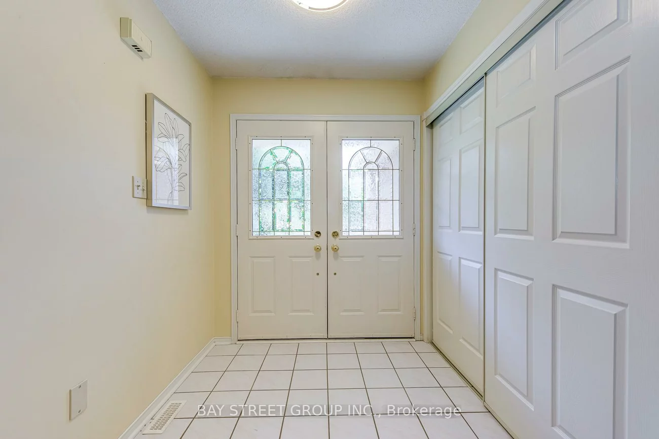1369, Bishopstoke, 1004 - CV Clearview, Oakville