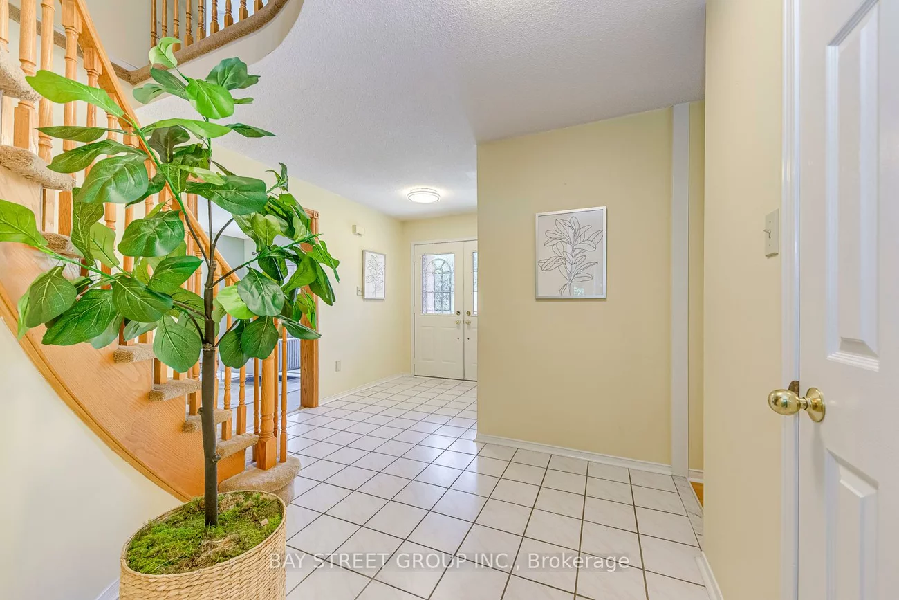 1369, Bishopstoke, 1004 - CV Clearview, Oakville