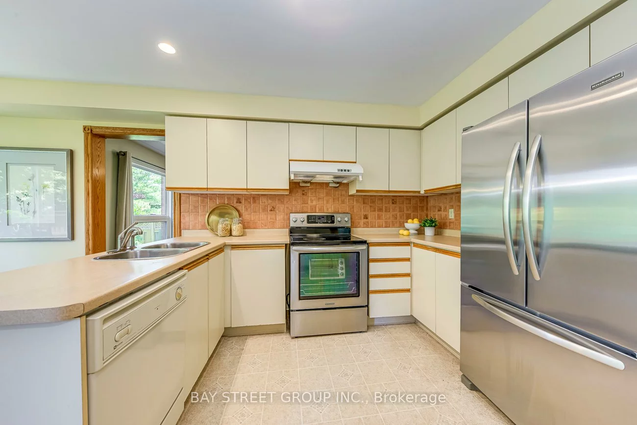 1369, Bishopstoke, 1004 - CV Clearview, Oakville