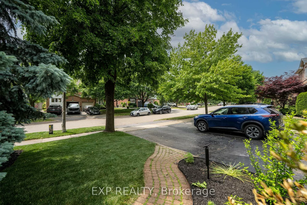 1105, Beechnut, 1004 - CV Clearview, Oakville