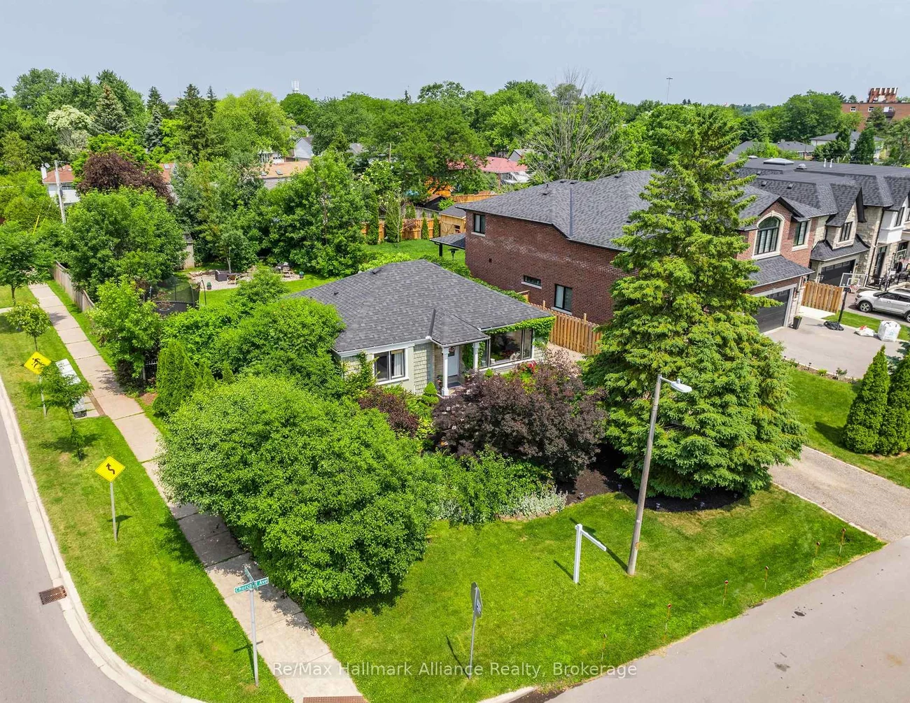 1089, Churchill, 1003 - CP College Park, Oakville