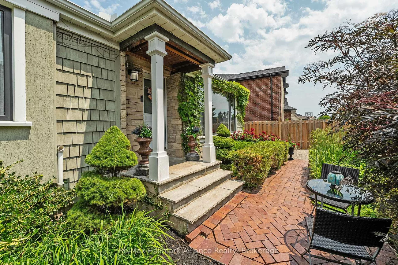 1089, Churchill, 1003 - CP College Park, Oakville