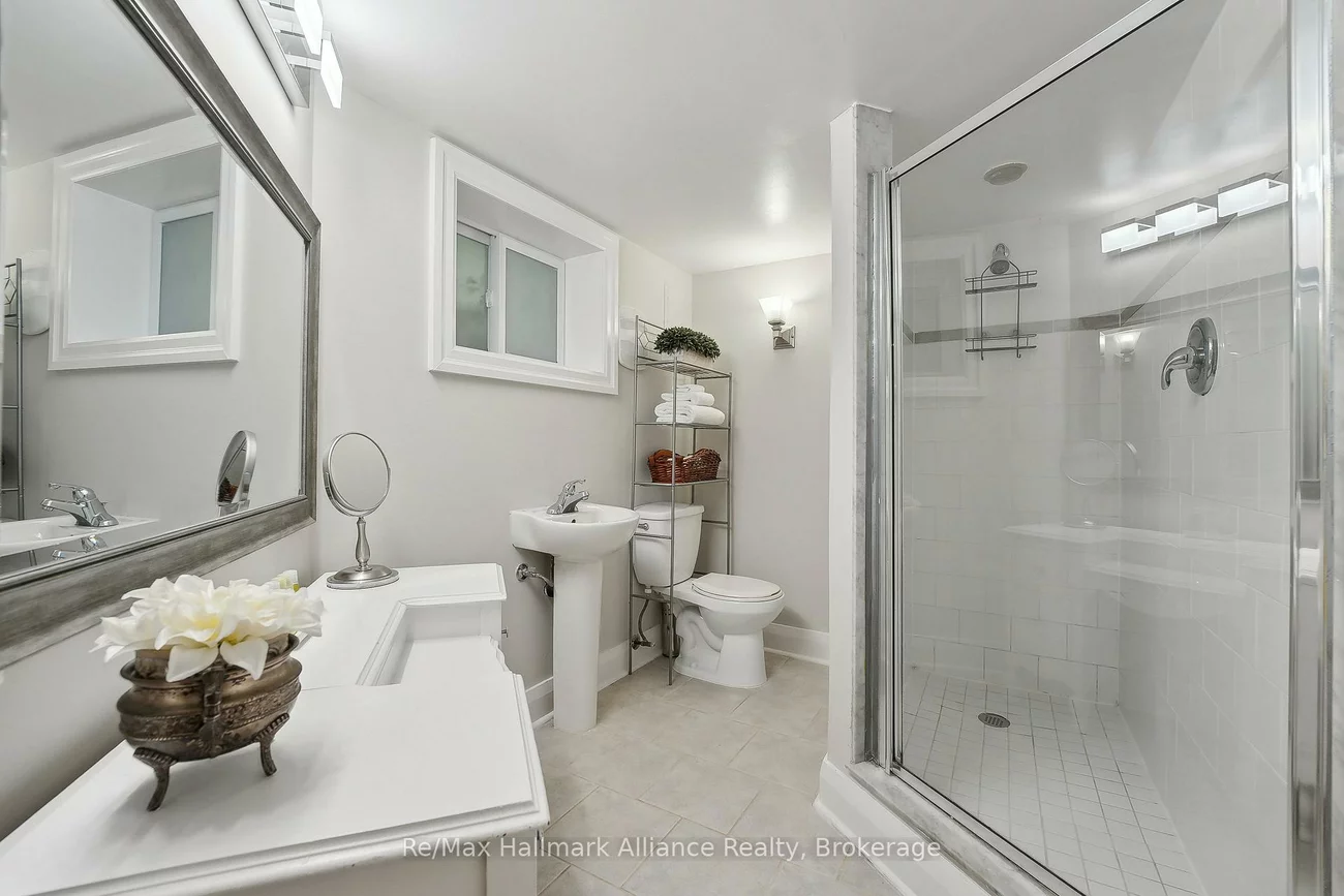 1089, Churchill, 1003 - CP College Park, Oakville