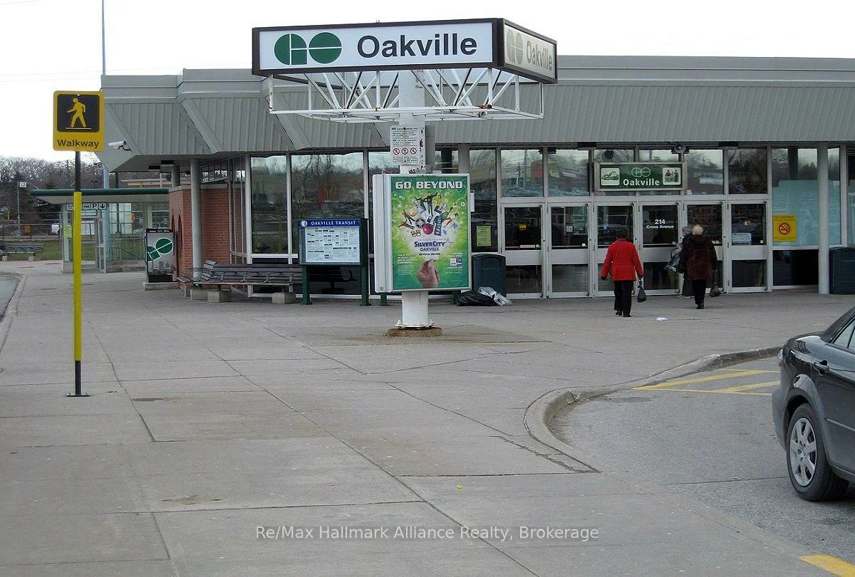 1089, Churchill, 1003 - CP College Park, Oakville
