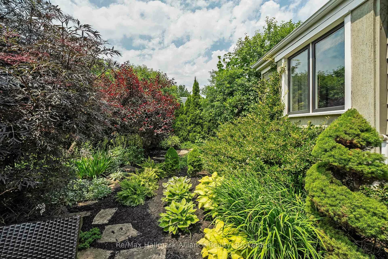1089, Churchill, 1003 - CP College Park, Oakville