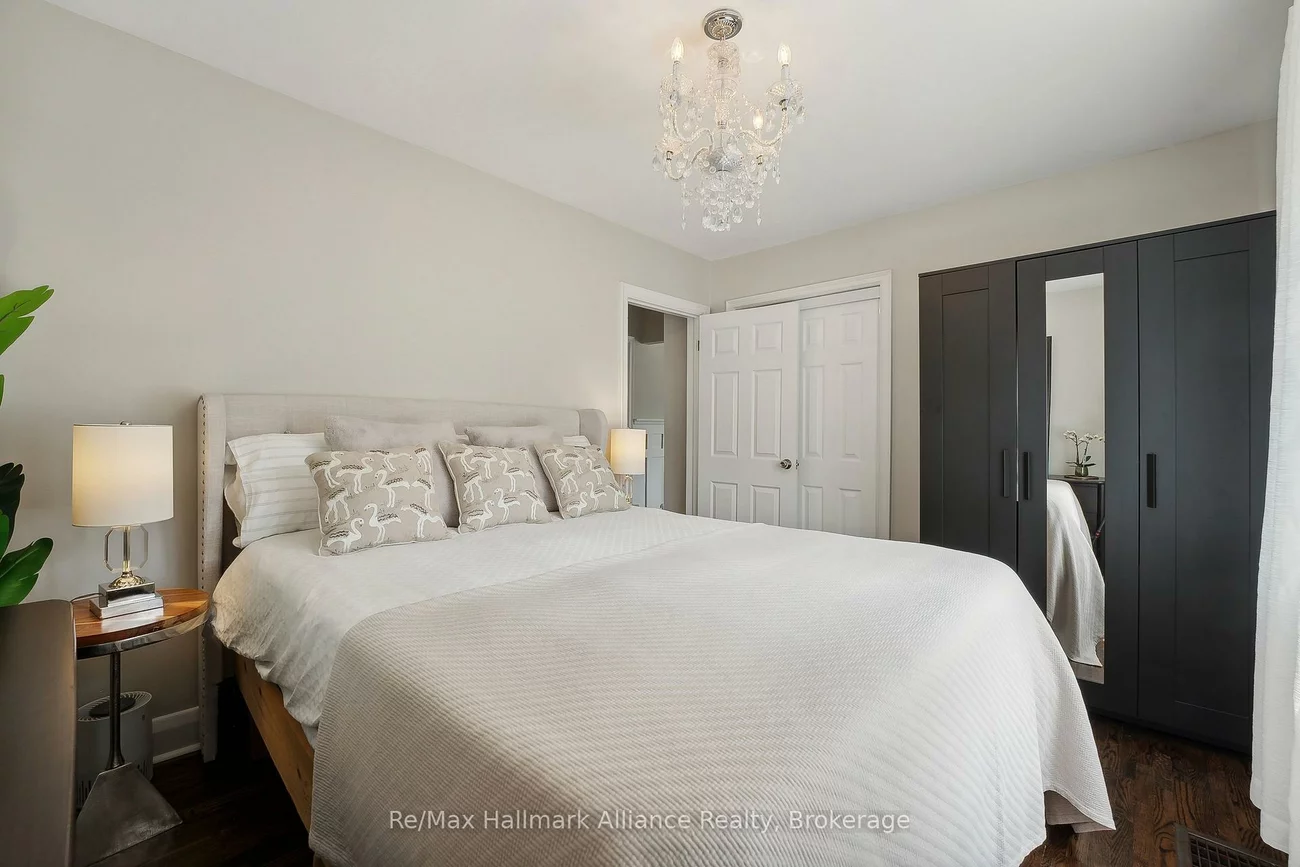 1089, Churchill, 1003 - CP College Park, Oakville