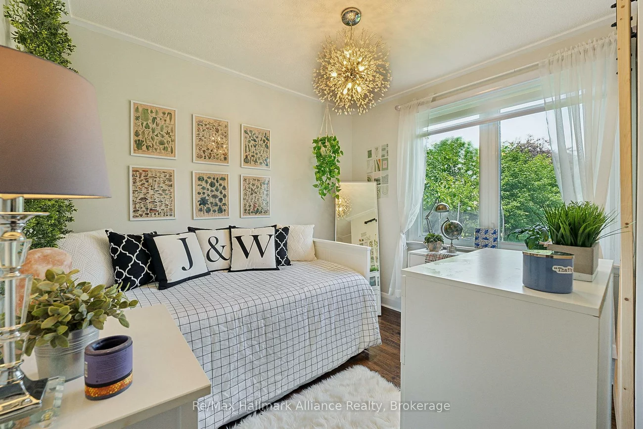 1089, Churchill, 1003 - CP College Park, Oakville