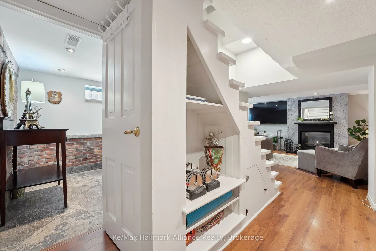 1089, Churchill, 1003 - CP College Park, Oakville