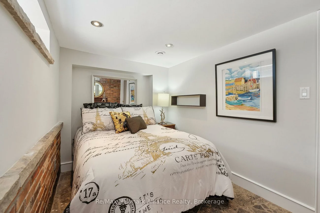 1089, Churchill, 1003 - CP College Park, Oakville