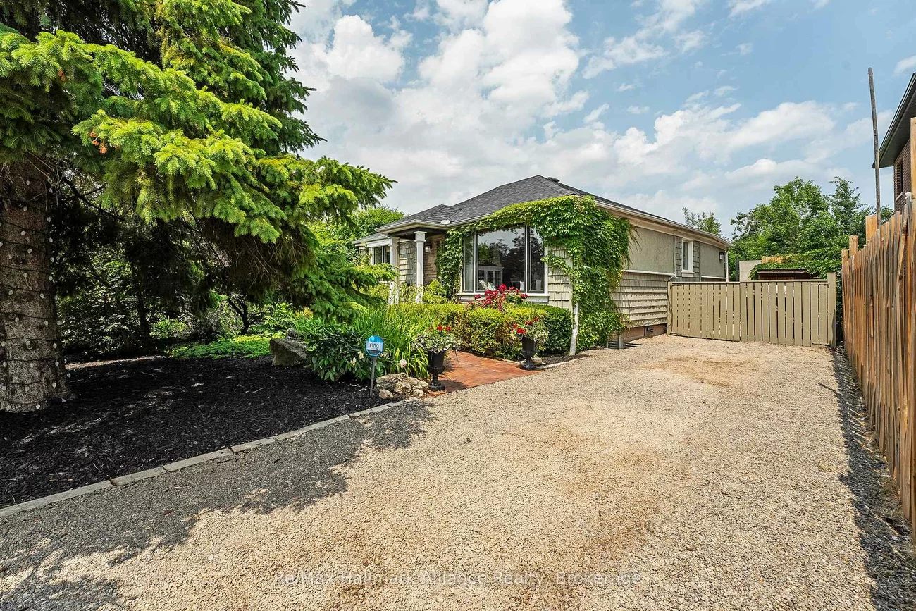 1089, Churchill, 1003 - CP College Park, Oakville