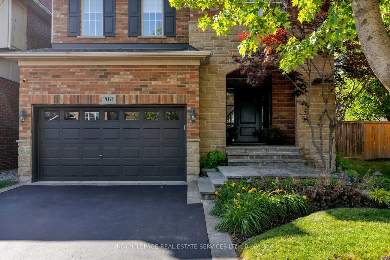2076, Rochester, 1000 - BC Bronte Creek, Oakville