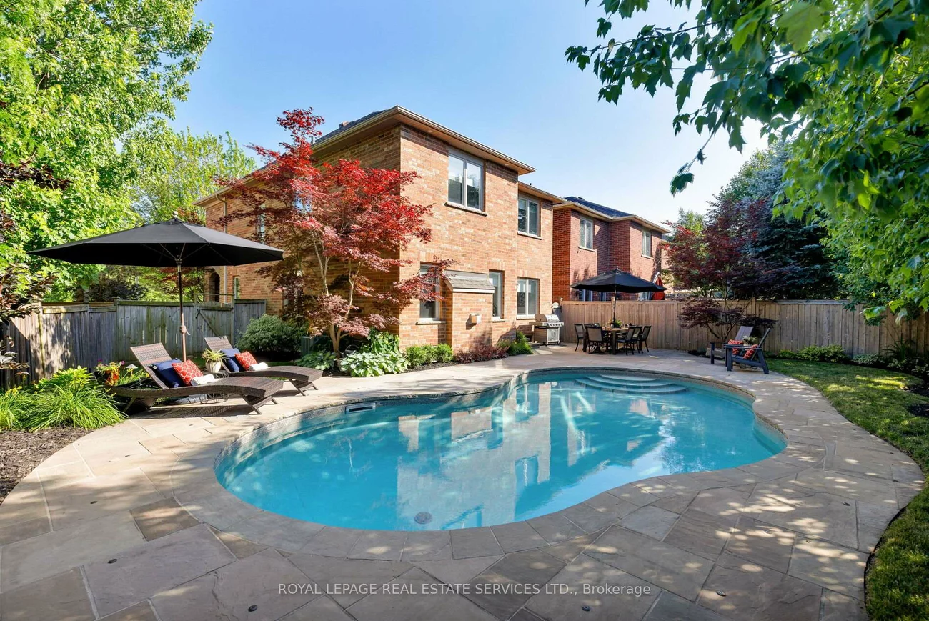 2076, Rochester, 1000 - BC Bronte Creek, Oakville