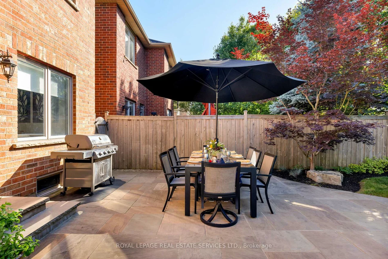 2076, Rochester, 1000 - BC Bronte Creek, Oakville