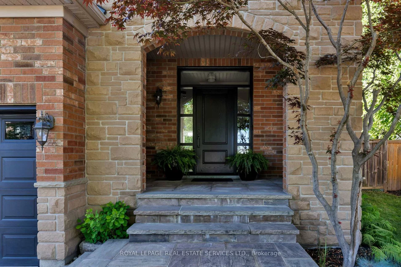 2076, Rochester, 1000 - BC Bronte Creek, Oakville