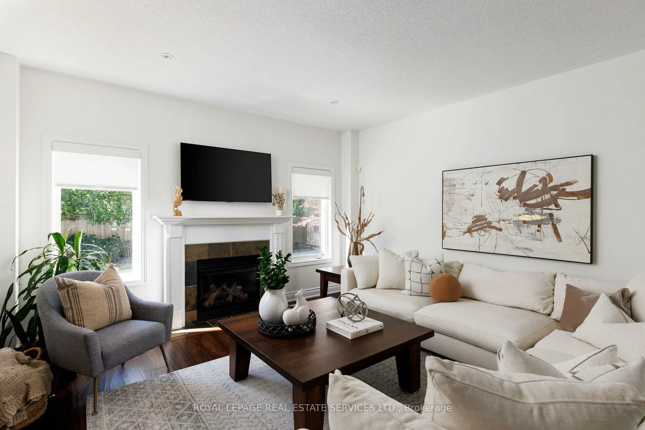 2076, Rochester, 1000 - BC Bronte Creek, Oakville