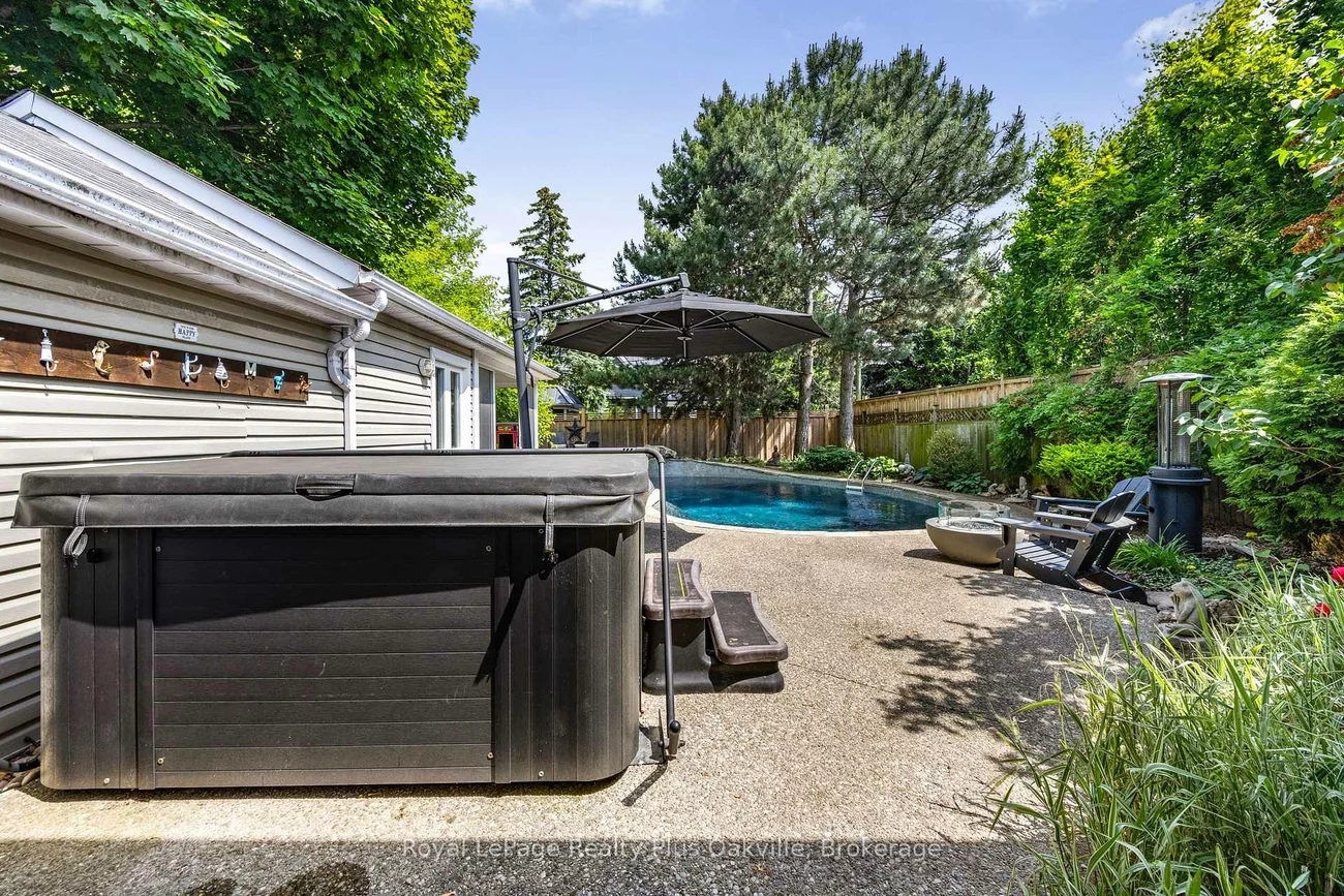2386, Rebecca, 1001 - BR Bronte, Oakville