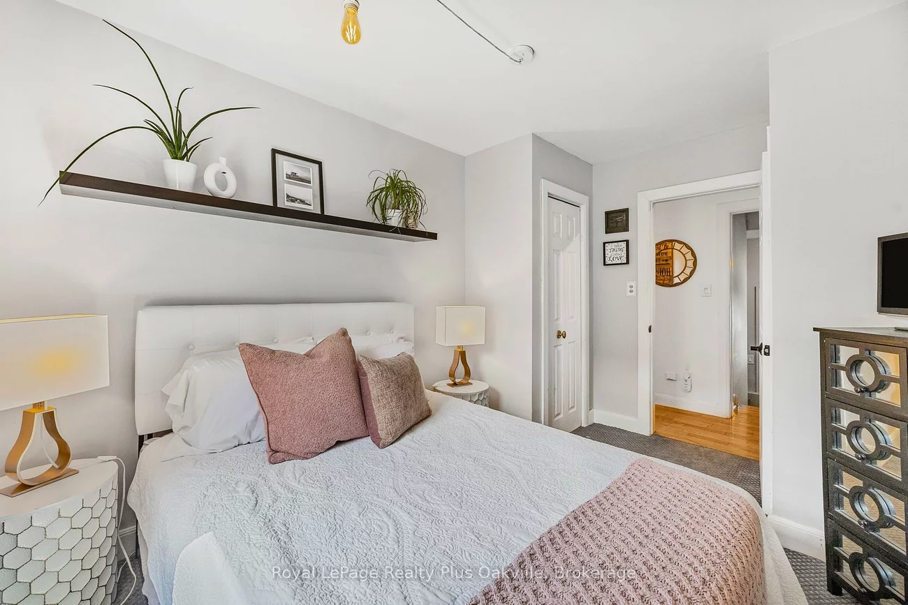 2386, Rebecca, 1001 - BR Bronte, Oakville
