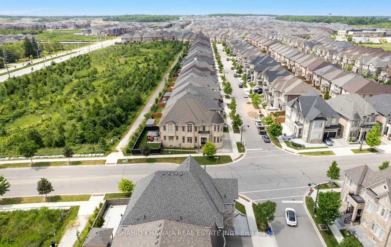 25, Wheat Boom, 1008 - GO Glenorchy, Oakville