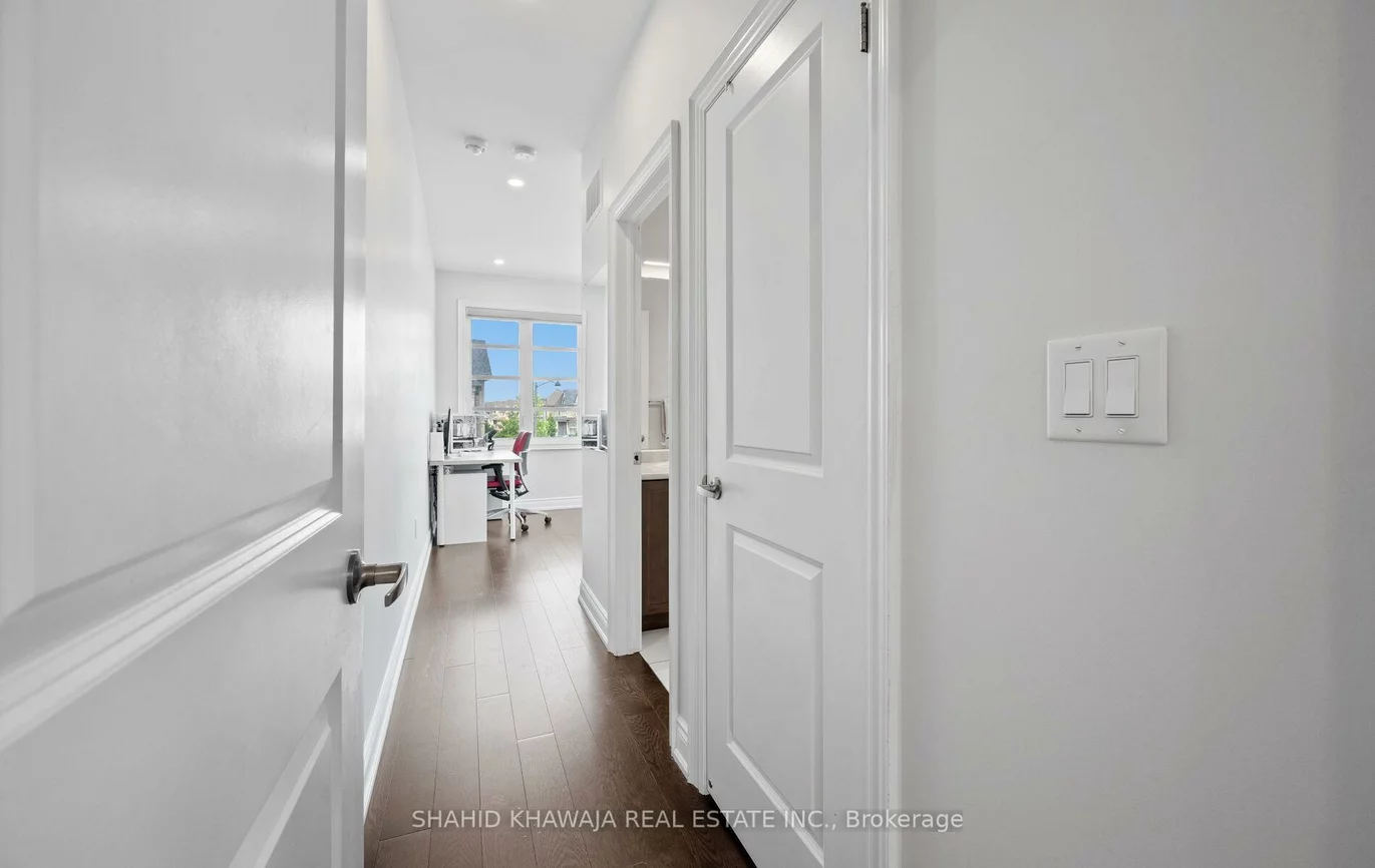 25, Wheat Boom, 1008 - GO Glenorchy, Oakville
